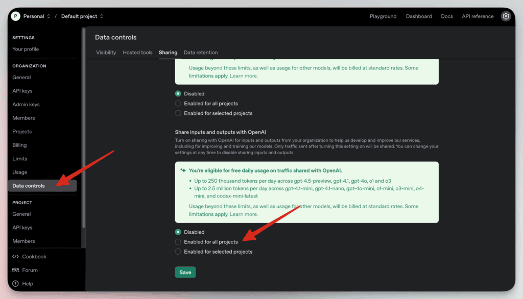 OpenAI 平台的免費 API 設定頁面。左側選單中選取「Data controls」(資料控制項),右側可以看到資料共享的選項面板,顯示了免費Token使用額度的相關資訊。
